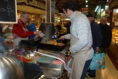 les_halles_de_narbonne_animation_promotion_produits_tripiers_interbev_benoit_carquet_champion_de_france_cuisine_plancha-23-11-2013-08