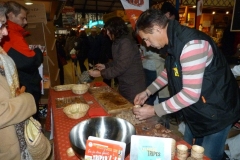 les_halles_de_narbonne_animation_promotion_produits_tripiers_interbev_benoit_carquet_champion_de_france_cuisine_plancha-23-11-2013-46