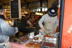 les_halles_de_narbonne_animation_promotion_produits_tripiers_interbev_benoit_carquet_champion_de_france_cuisine_plancha-23-11-2013-51