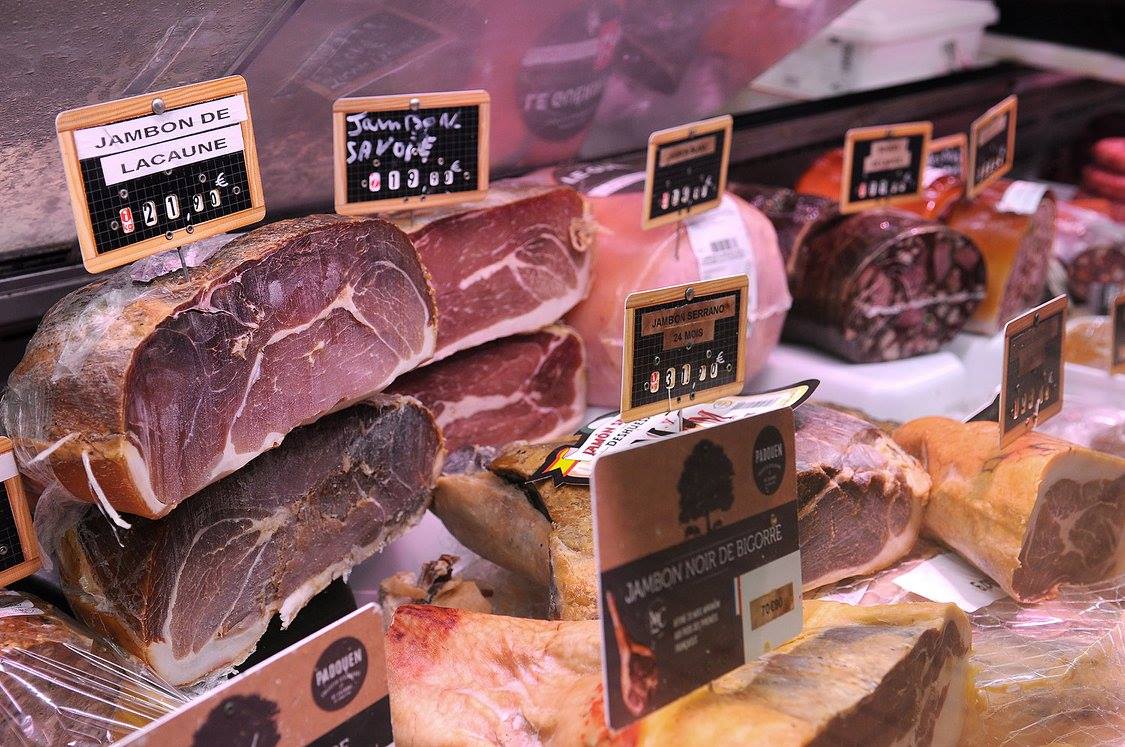 halles_narbonne_boucherie_charcuterie_chez_bebelle_ambiance_produits05