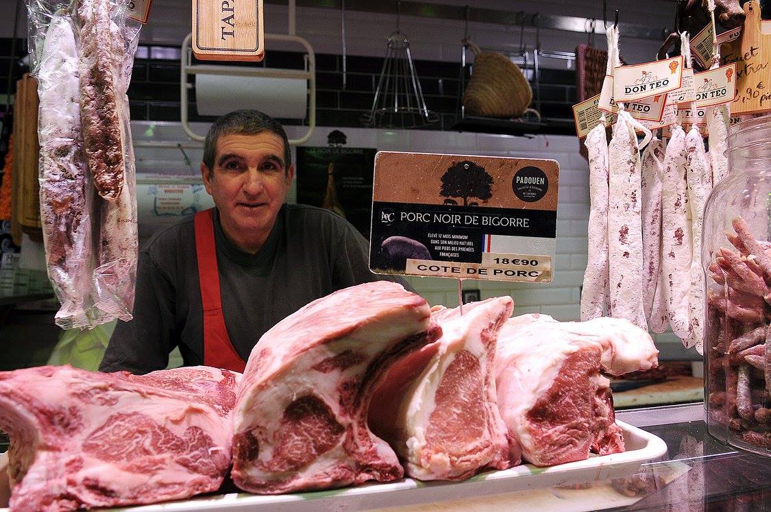halles_narbonne_boucherie_charcuterie_chez_bebelle_ambiance_produits09
