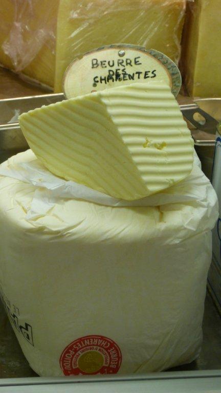 halles_narbonne_fromager_fromagerie_oules_fromage_creme_beurre-11