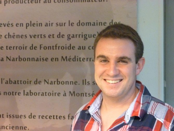 halles_narbonne_riviere_charcutier_porc_charcuterie_les_combarelles-18