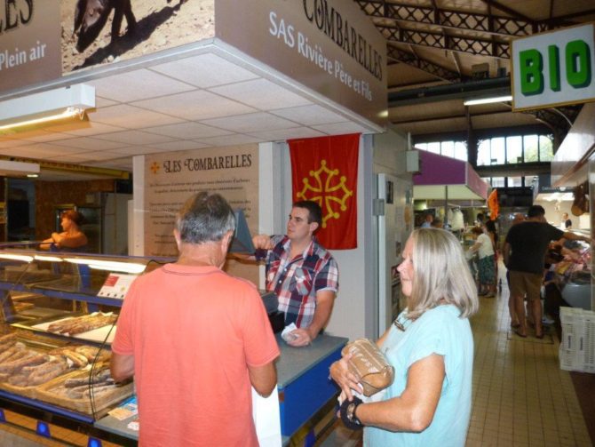halles_narbonne_riviere_charcutier_porc_charcuterie_les_combarelles-20