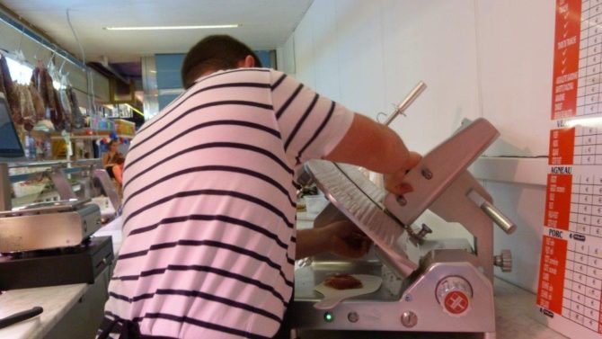 halles_narbonne_boucher_charcutier_producteur_artisan_commercant_maison_riviere_22