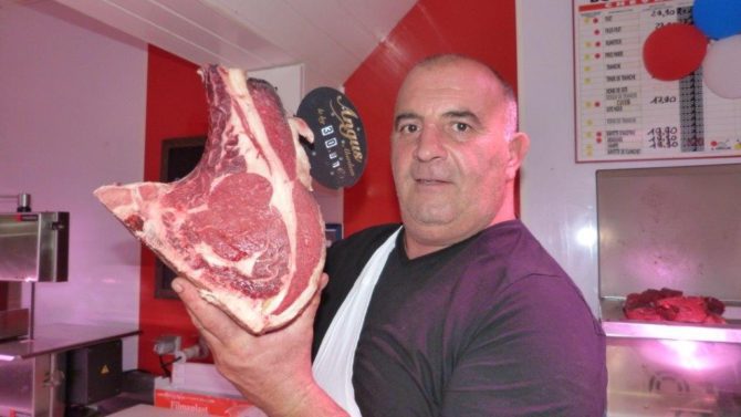 halles_narbonne_boucherie_charcuterie_goixart_viand_2000_commercants_artisans_halles_02
