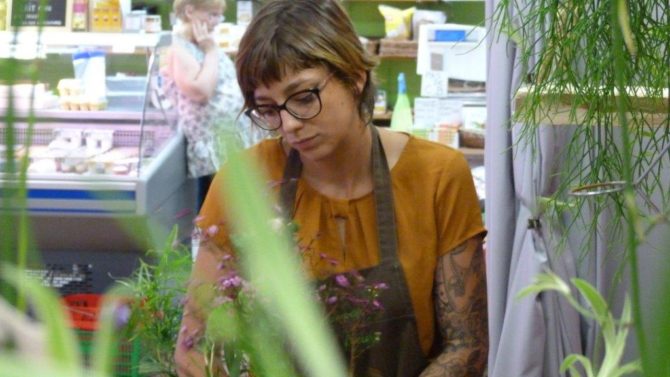 halles_narbonne_fleuriste_chez_rolande_fleurs_artisan-14