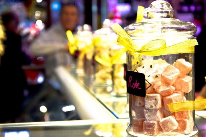 halles_narbonne_miel-et-cannelle_specialites_orientales-02