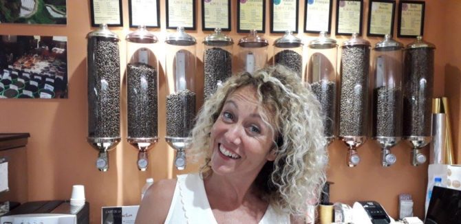 la_tasse_gourmande_halles_narbonne_cafe_thes_chocolats_bonbons_souvenirs-06