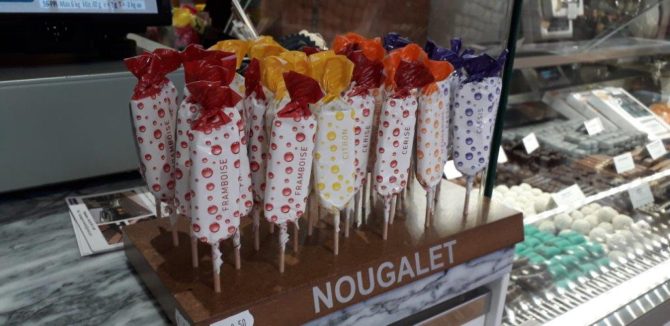 la_tasse_gourmande_halles_narbonne_cafe_thes_chocolats_bonbons_souvenirs-19