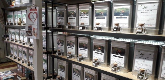 la_tasse_gourmande_halles_narbonne_cafe_thes_chocolats_bonbons_souvenirs-23