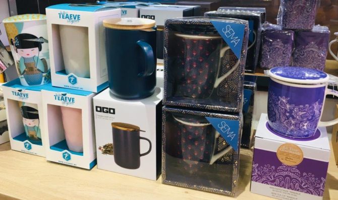 la_tasse_gourmande_halles_narbonne_cafe_thes_chocolats_bonbons_souvenirs-54