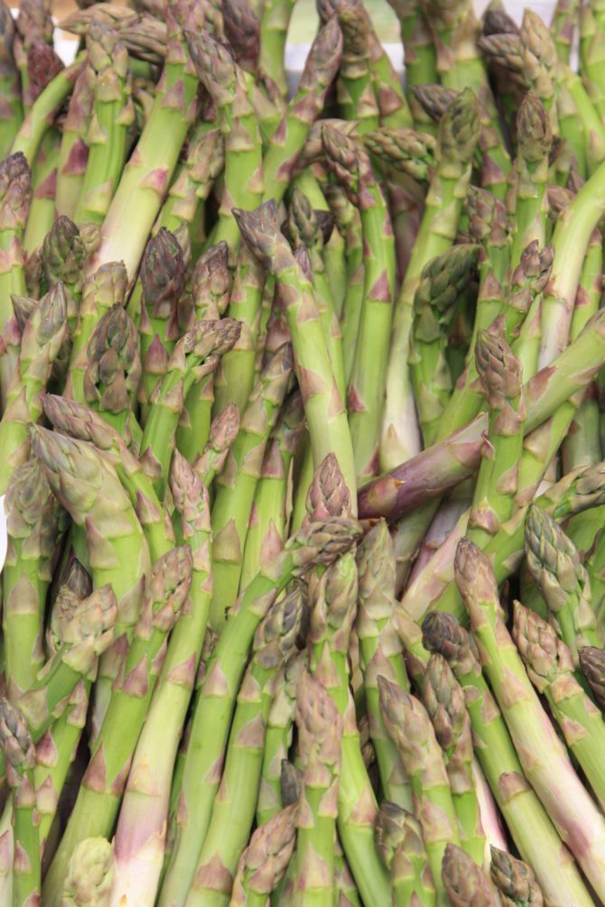 Les asperges tout en beauté, n’attendent qu’à être cuisinés 😛