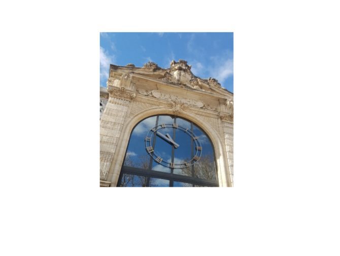 l'horloge tourne