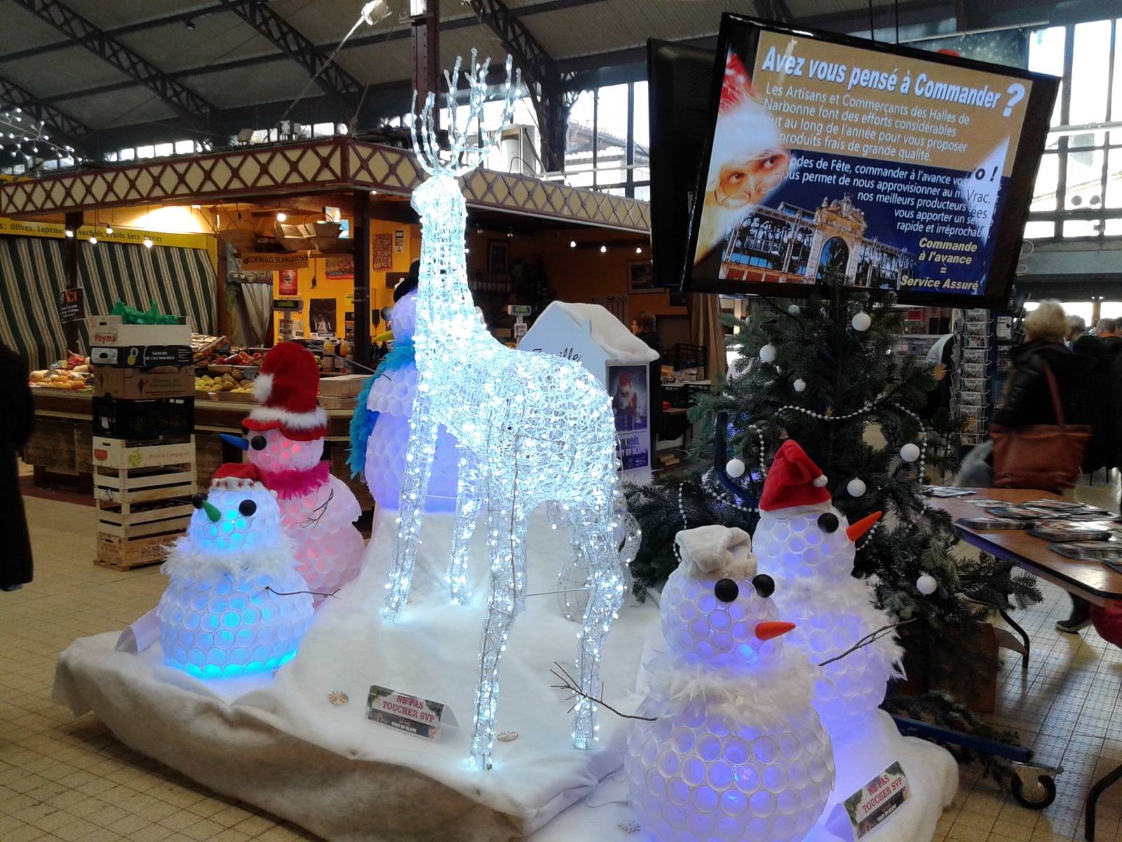 decor_noel_halles_narbonne_noel_tout_en_blanc_6_2015