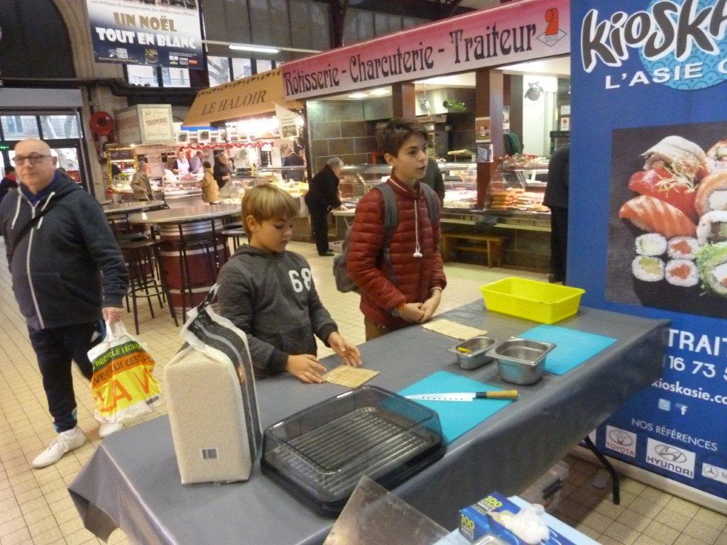halles_narbonne_programme_fetes_fin_annee_noel_animations_culinaire_kioskasie_makis_sashimis_sushis_parade_pere_noel_2015-10