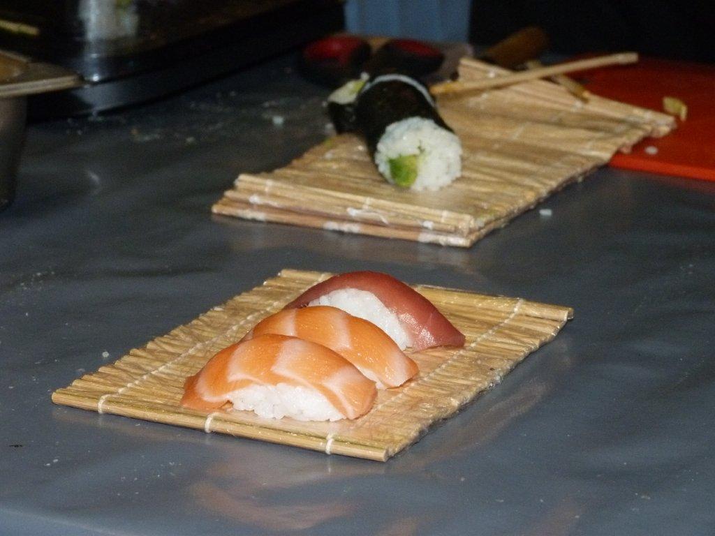 halles_narbonne_programme_fetes_fin_annee_noel_animations_culinaire_kioskasie_makis_sashimis_sushis_parade_pere_noel_2015-43