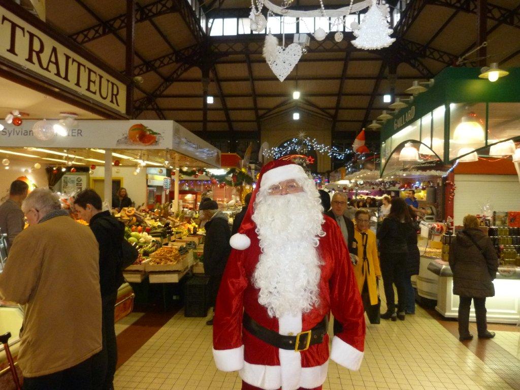 halles_narbonne_programme_fetes_fin_annee_noel_animations_culinaire_kioskasie_makis_sashimis_sushis_parade_pere_noel_2015-48