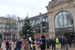 halles_narbonne_programme_fetes_fin_annee_noel_animations_culinaire_kioskasie_makis_sashimis_sushis_parade_pere_noel_2015-32