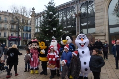 halles_narbonne_programme_fetes_fin_annee_noel_animations_culinaire_kioskasie_makis_sashimis_sushis_parade_pere_noel_2015-37