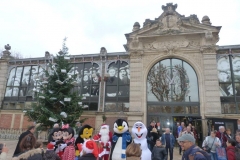 halles_narbonne_programme_fetes_fin_annee_noel_animations_culinaire_kioskasie_makis_sashimis_sushis_parade_pere_noel_2015-38