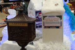 panneau_boite_a_lettre_pere_noel_halles_narbonne_noel_tout_en_blanc_2_2015