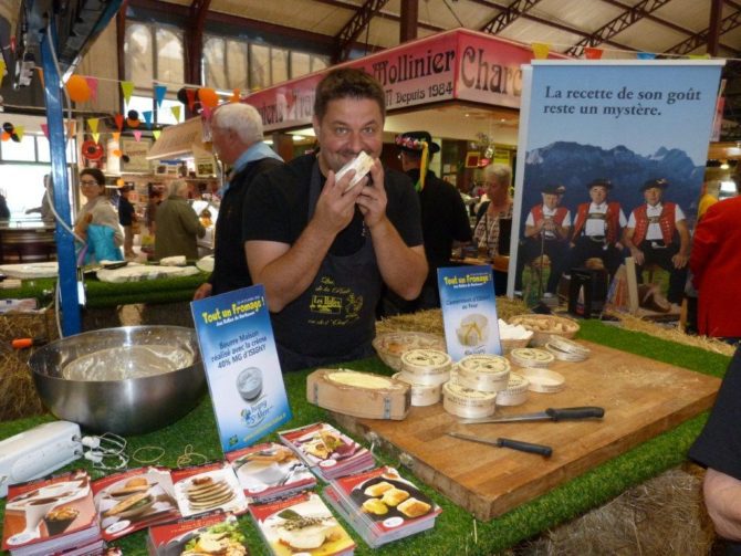 halles_narbonne_animation_fromage_isigny_camembert_beurre-15